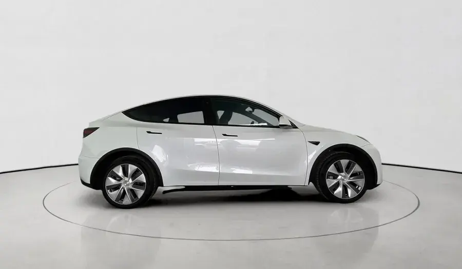 تسلا موديل Y 2024