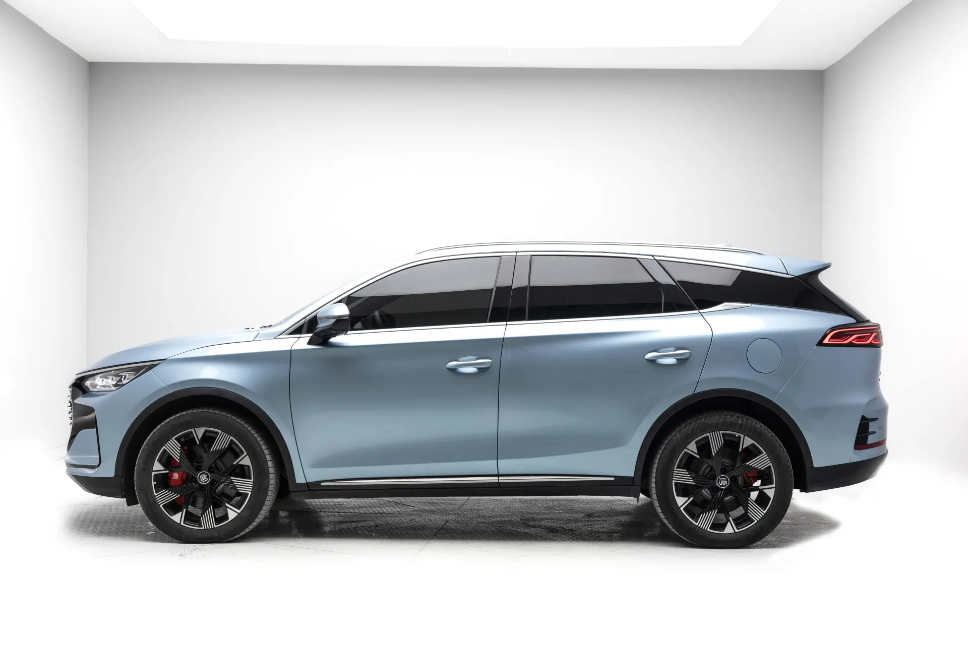 بي واي دي Tang EV 2023