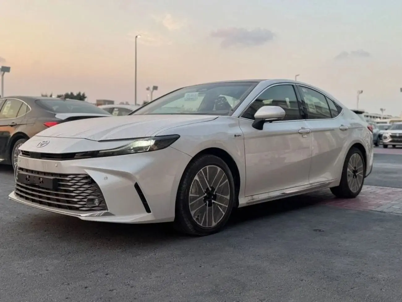 تويوتا Camry HEV 2025 2.5L
