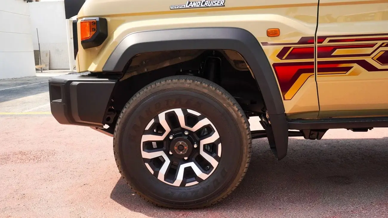 Toyota Land Cruiser 70 2025 4L