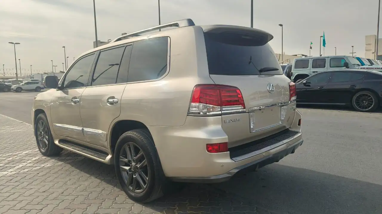 Lexus LX 2013