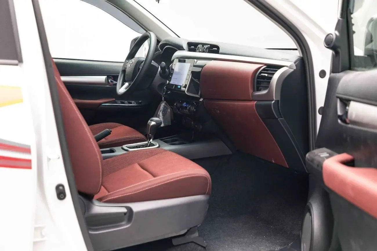 تويوتا هيلوكس 2025