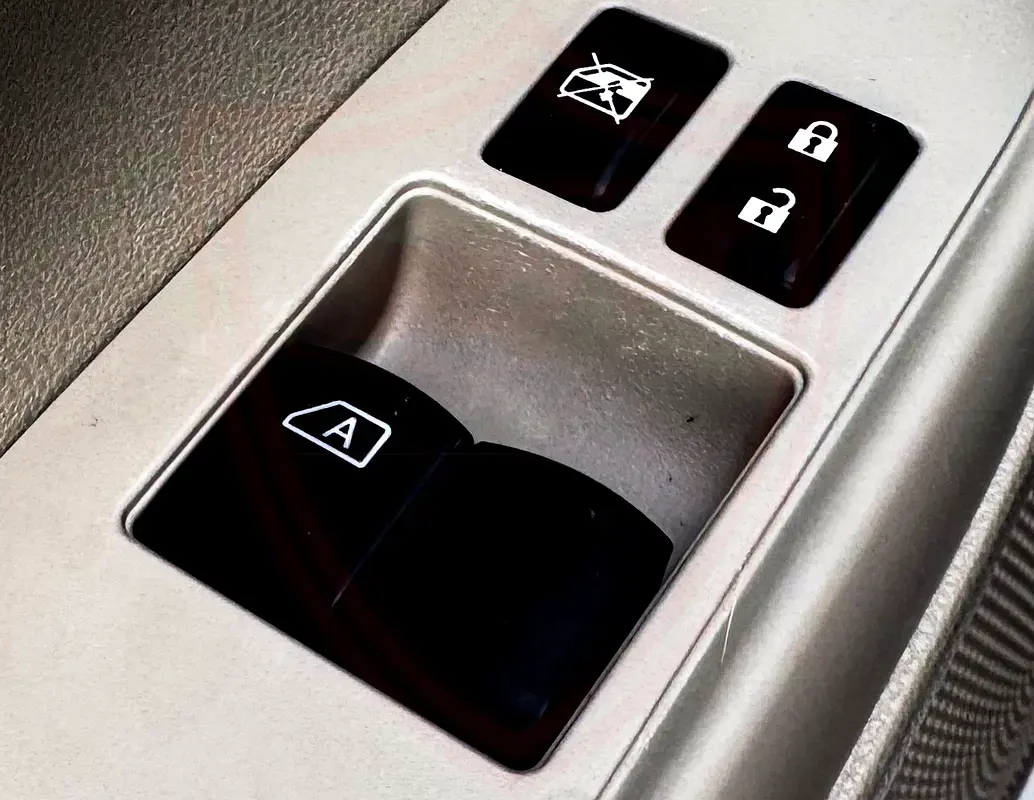Nissan Sunny 2023