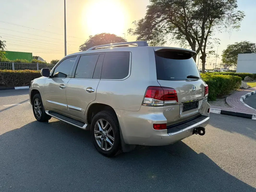 Lexus LX 2013