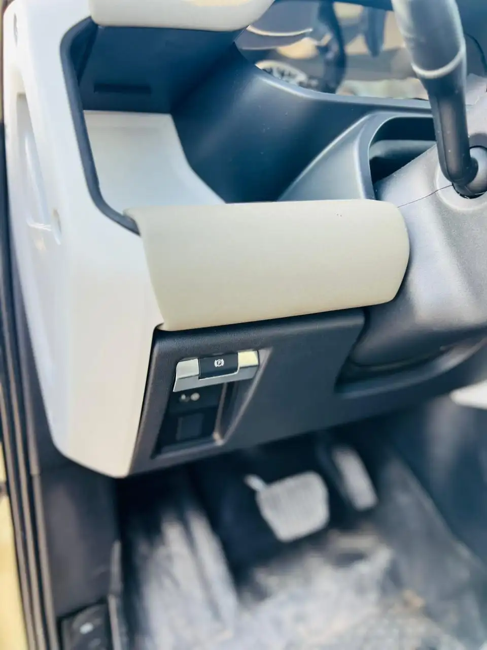 لاند روفر ديفندر 2023 2.5L