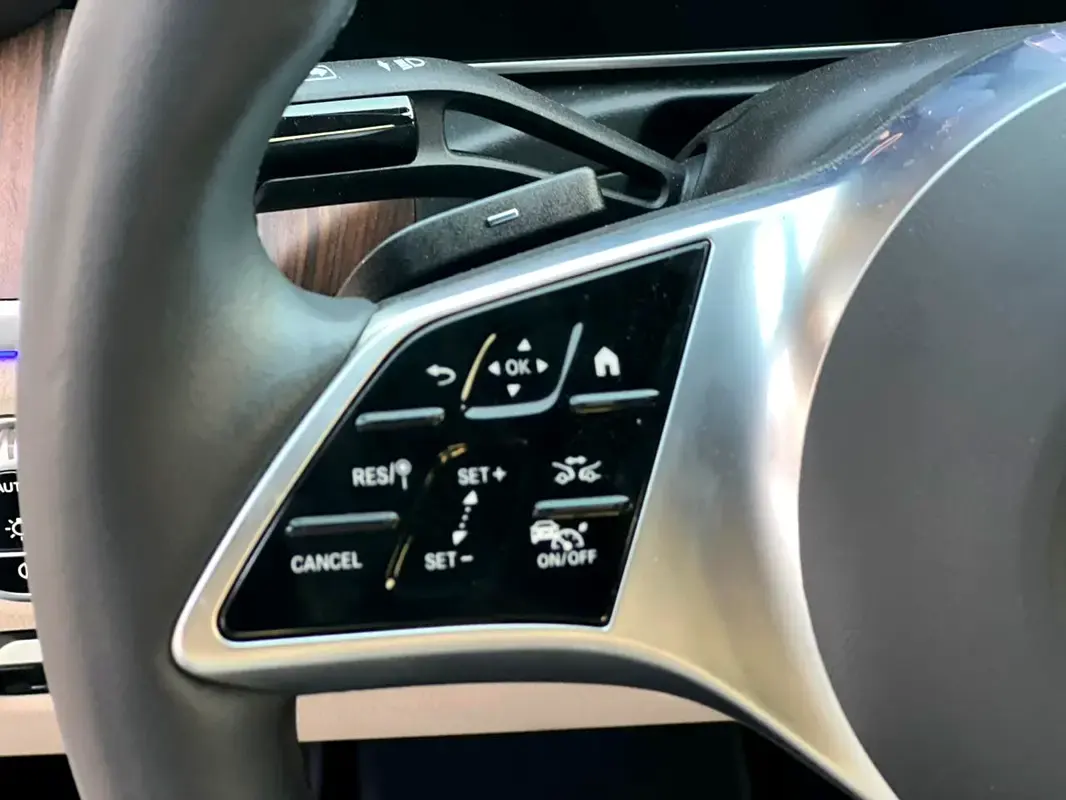 مرسيدس بنز C Class 2025