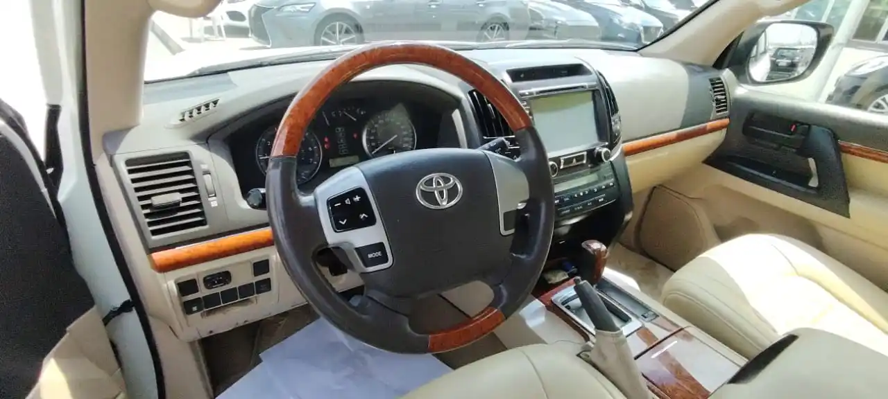 Toyota Land Cruiser 2014