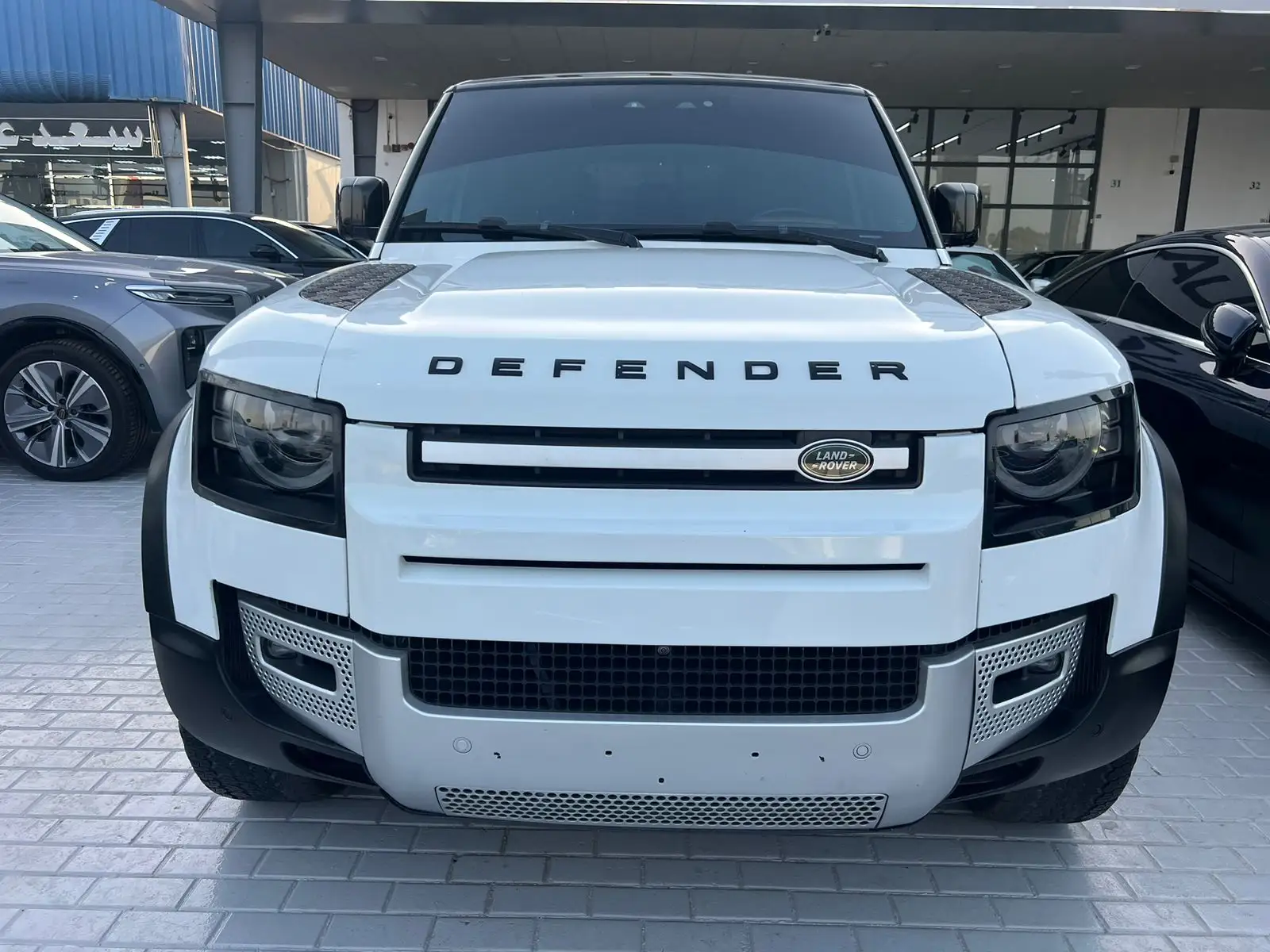 لاند روفر ديفندر 2020 undefinedL