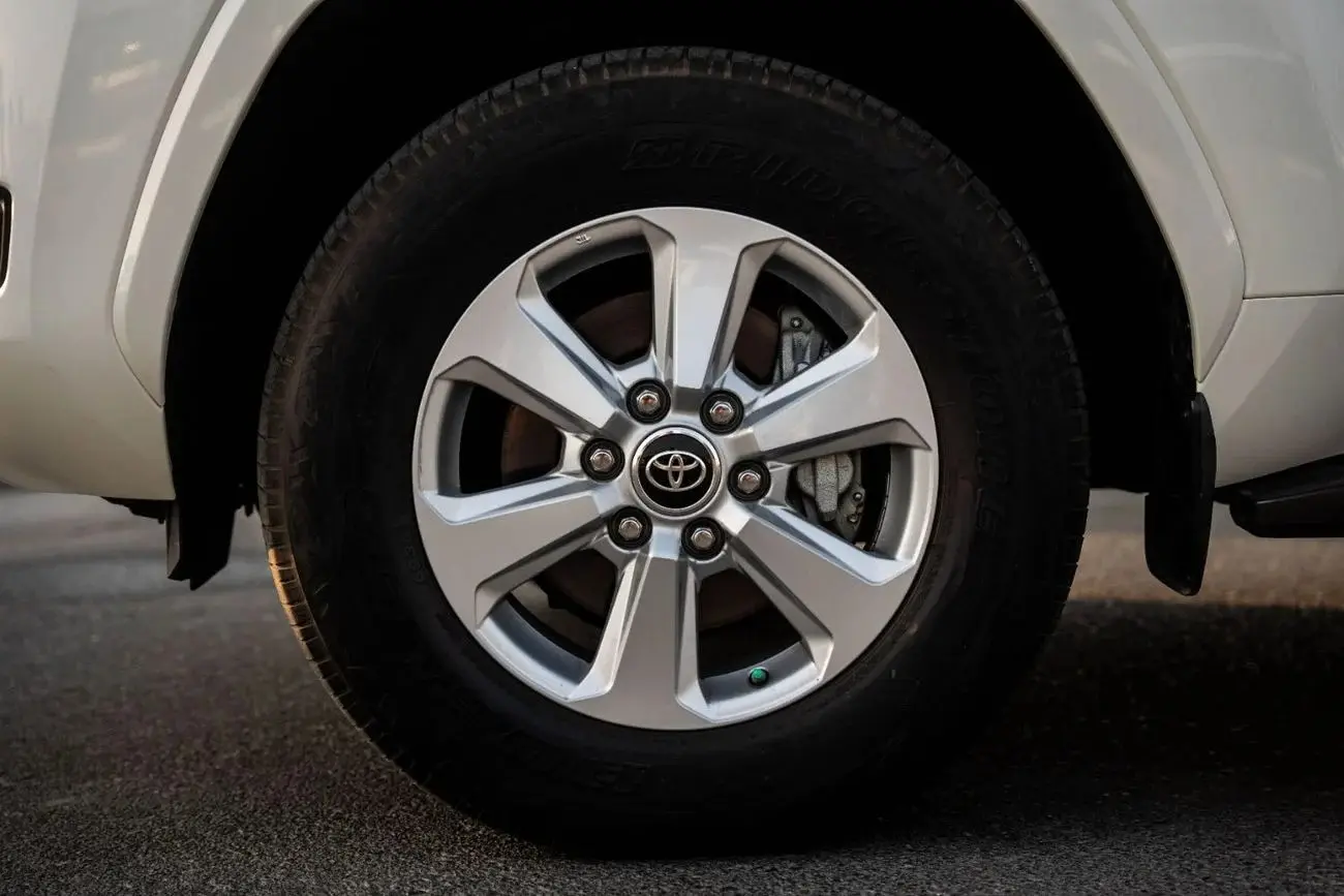 تويوتا لاند كروزر 2023 4L