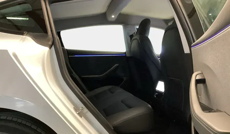 Tesla Model 3 2024