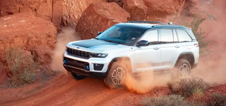 Jeep Grand Cherokee 4xe Buyer's Guide in UAE 2026: Price, Specs & Review