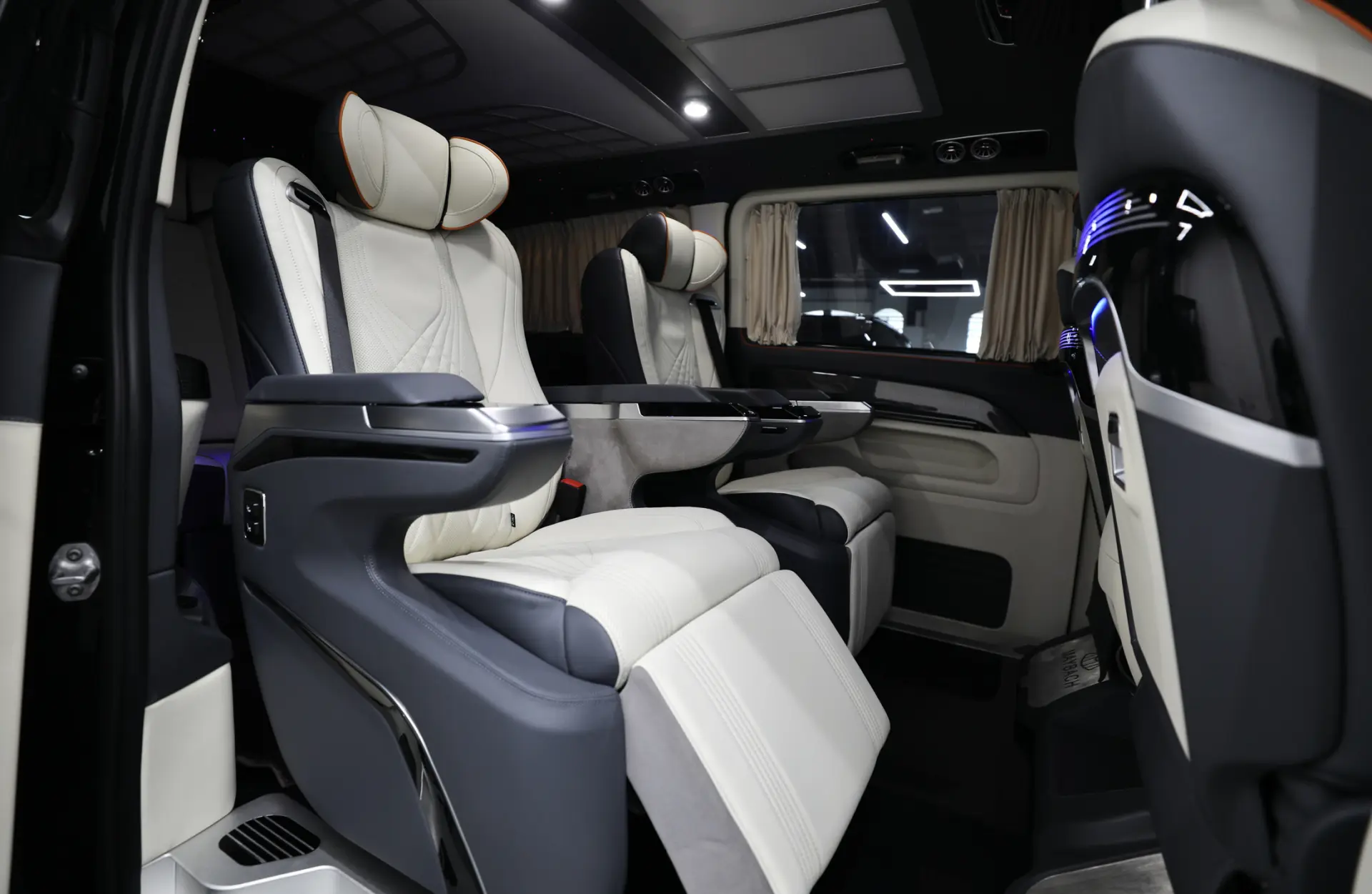 مرسيدس بنز V Class 2023 2L