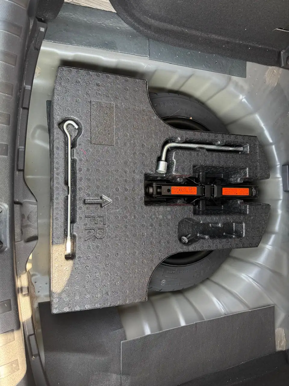 نيسان كيكس 2024