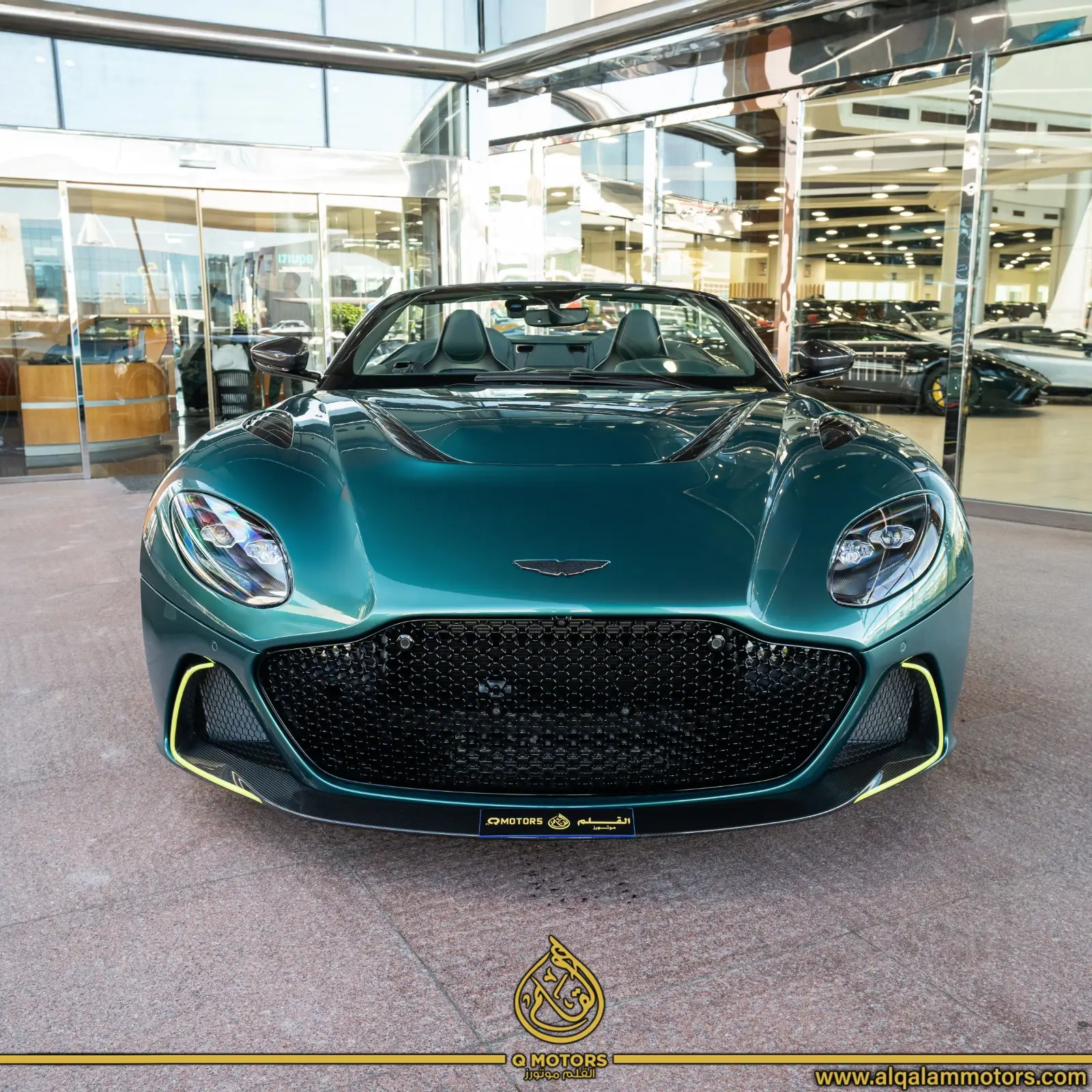 Aston Martin DBS 2023