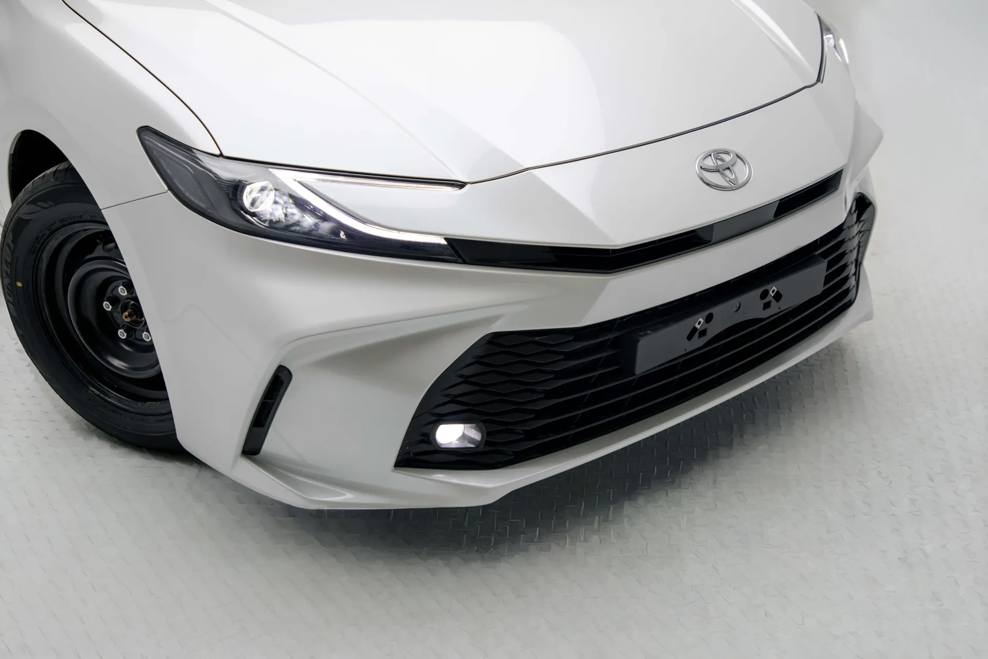 تويوتا Camry HEV 2026 2.5L