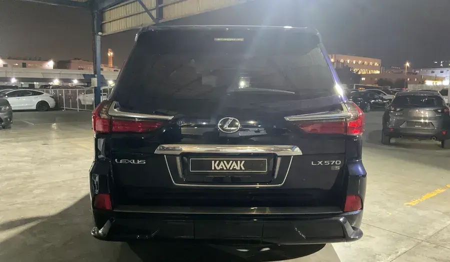 لكزس LX 2020 undefinedL