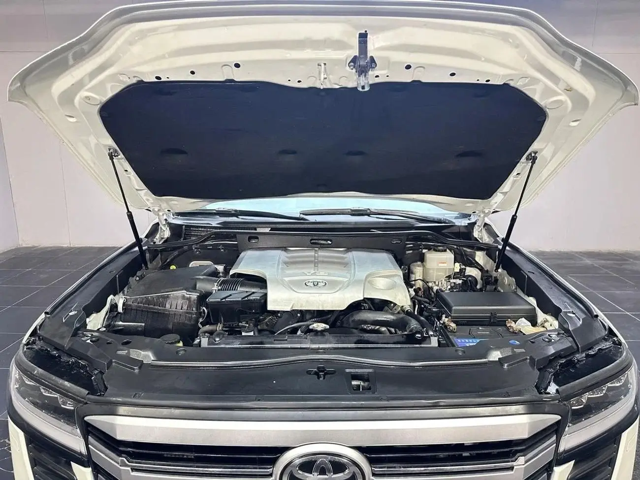 Toyota Land Cruiser 2020 5.7L