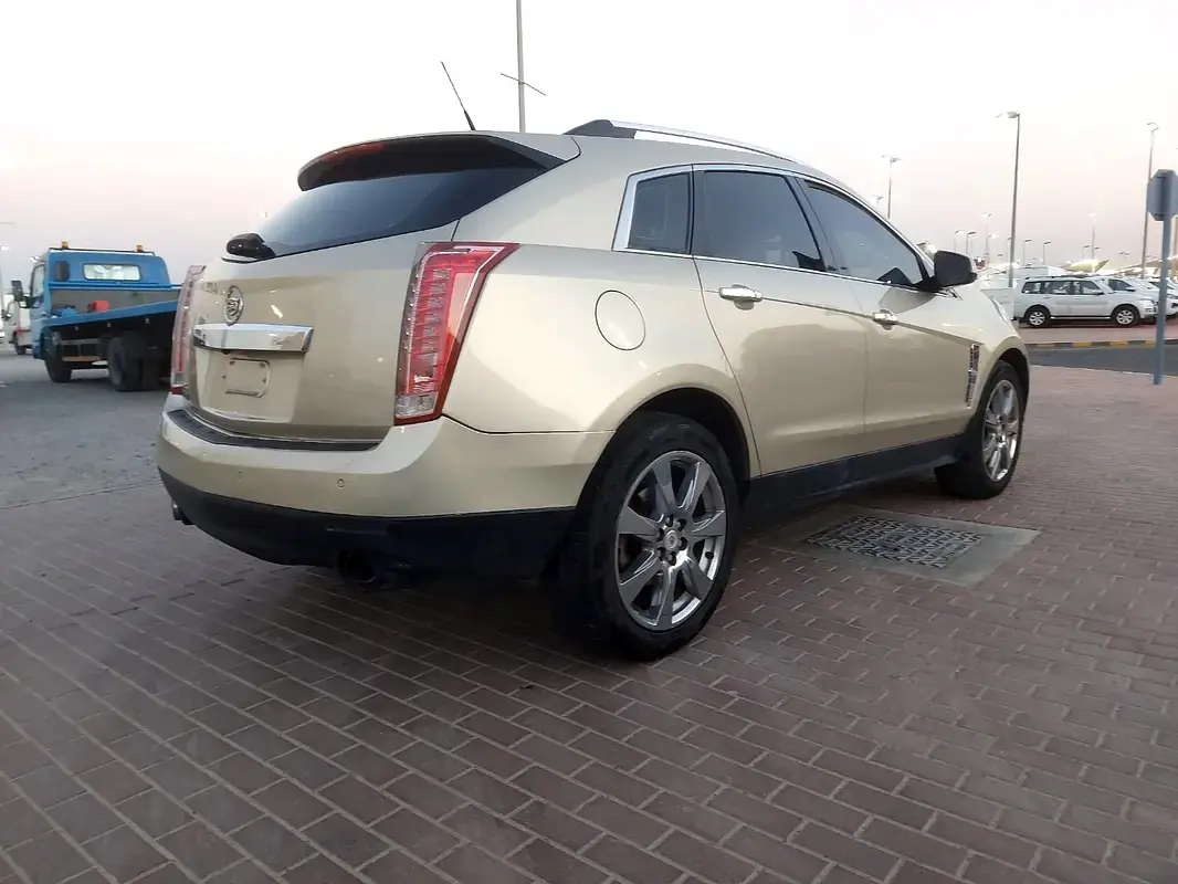 كاديلاك SRX 2010