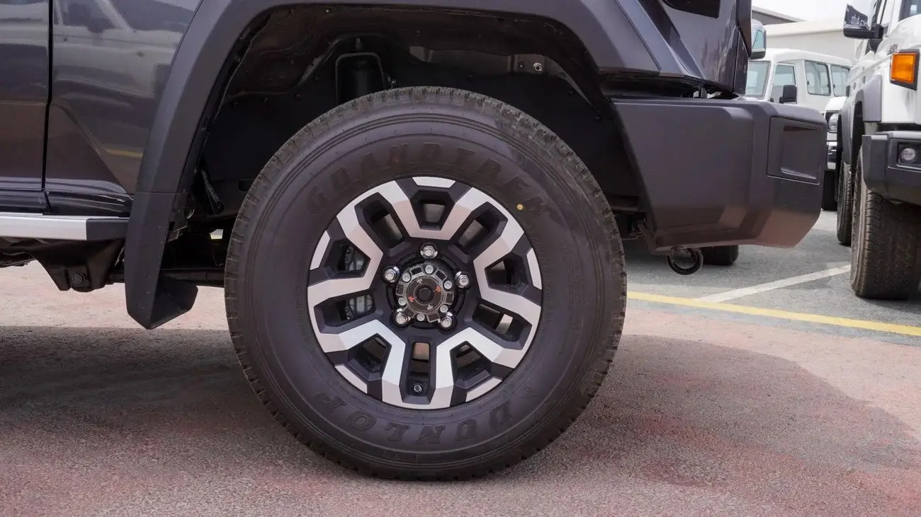 Toyota Land Cruiser 70 2025 4L