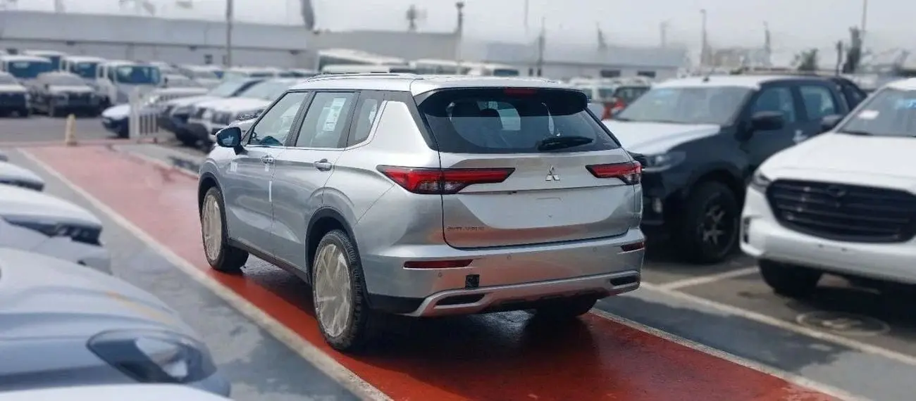 ميتسوبيشي آوتلاندر 2025 2.5L