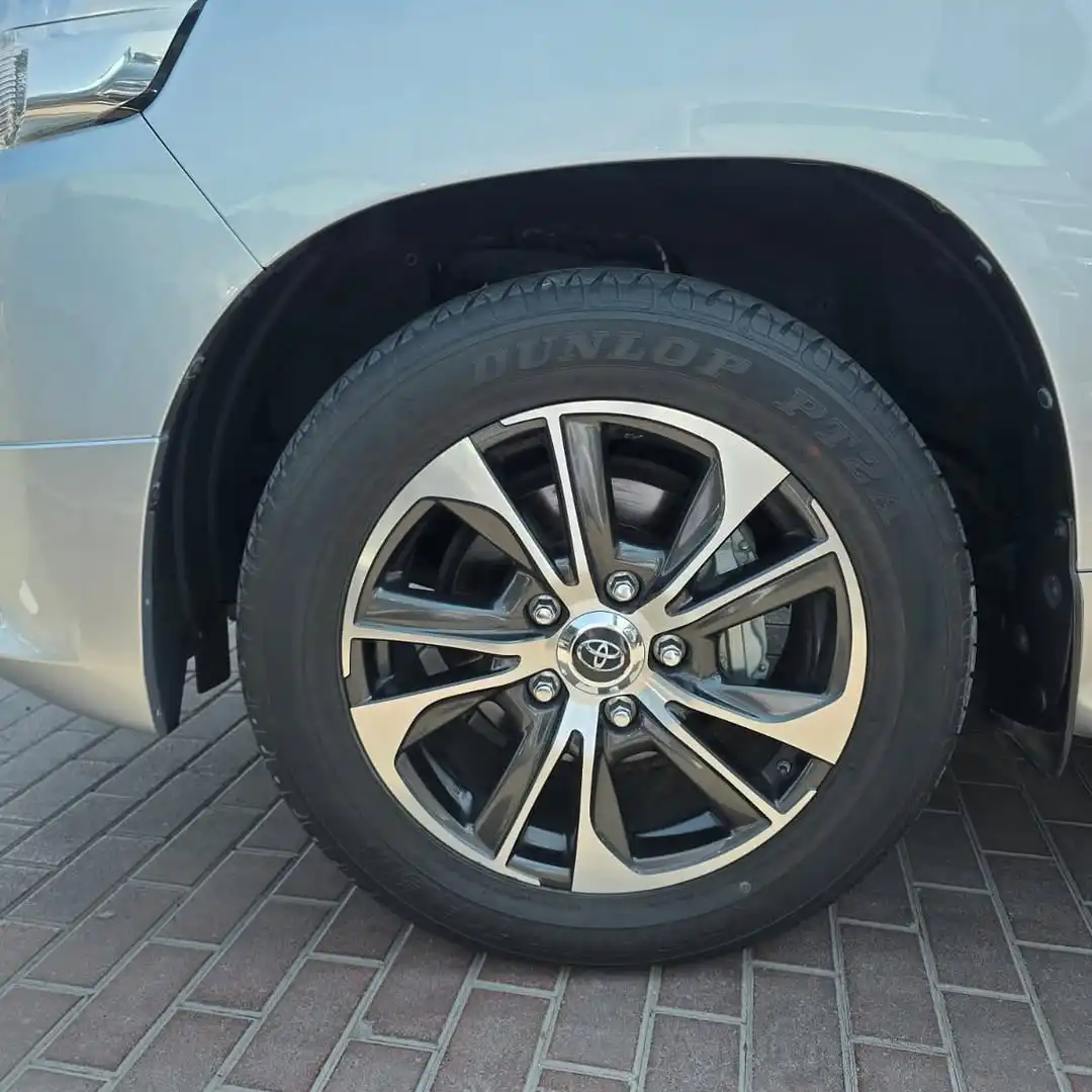 تويوتا لاند كروزر 2021