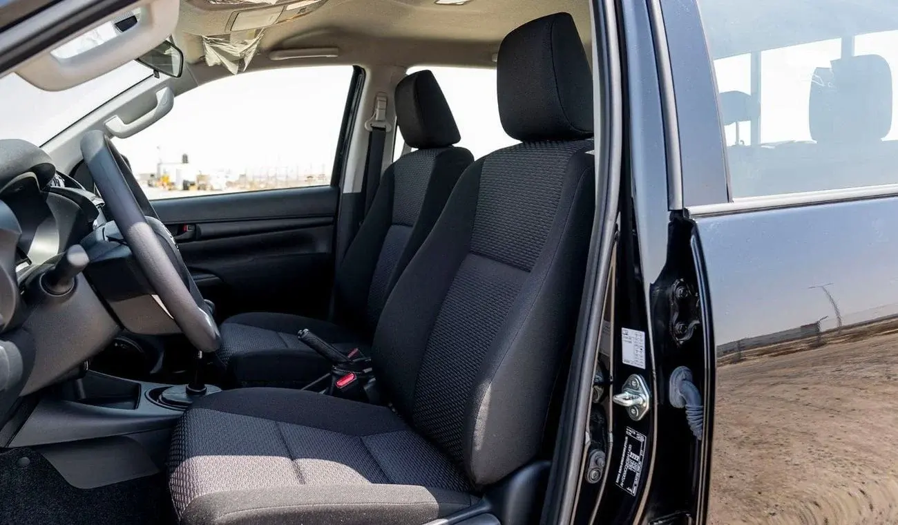 تويوتا هيلوكس HILUX 2.4L MT P.WINDO DIESEL 2024