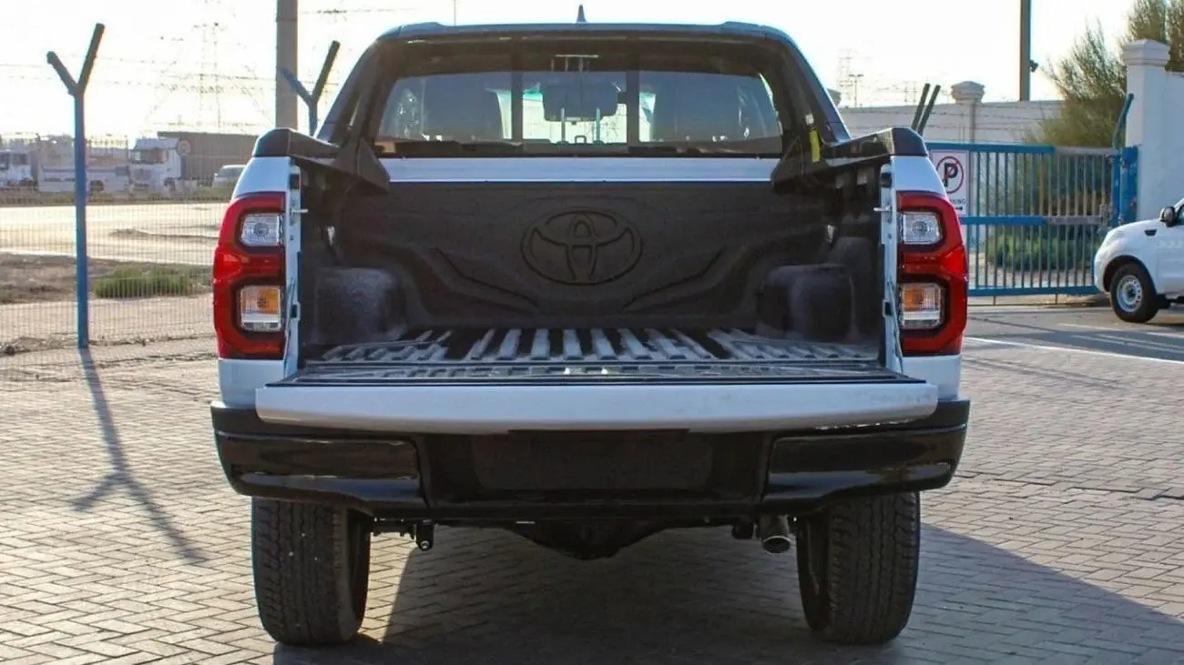 تويوتا هيلوكس 2025 4L