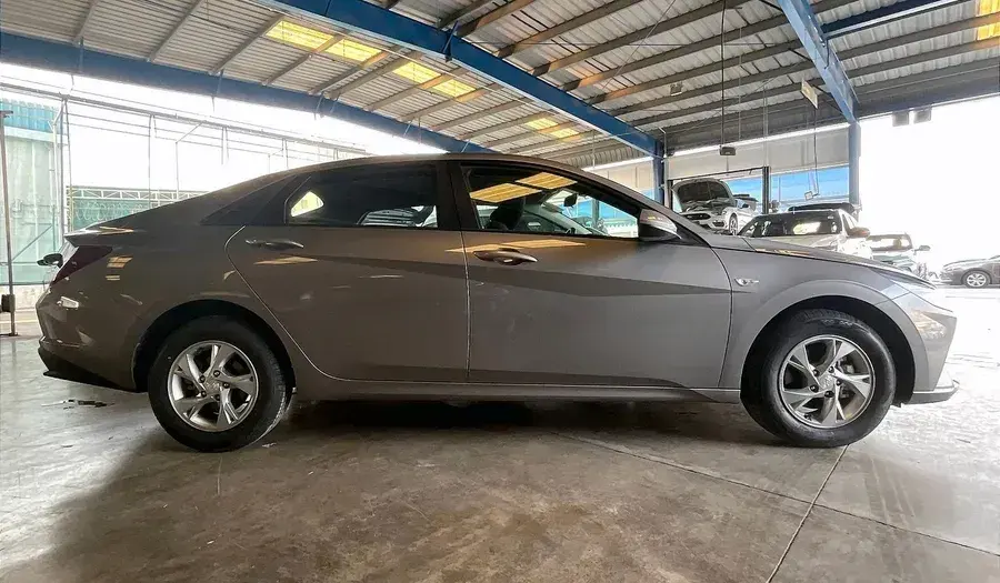 هيونداي إلانترا 2023