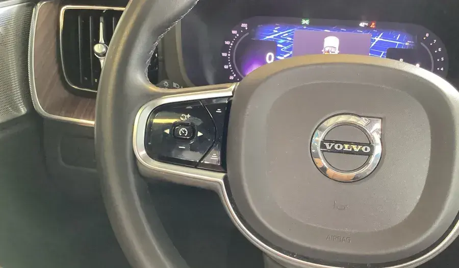 Volvo XC60 2023 2L