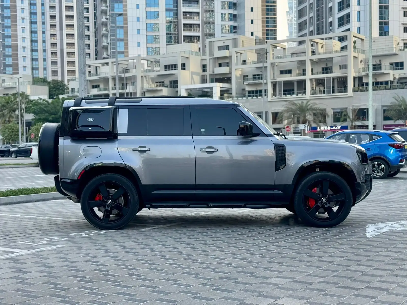 Land Rover Defender 2022 3L