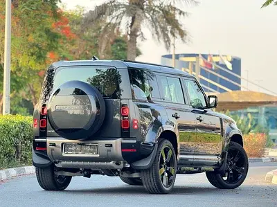 Land Rover Defender 2025