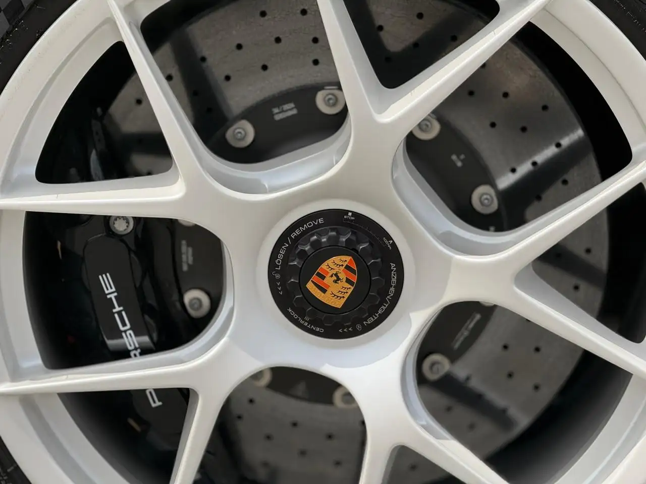 بورش 911 2024 undefinedL