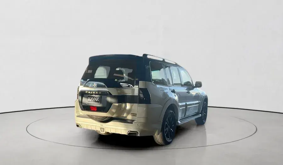 Mitsubishi Pajero 2020