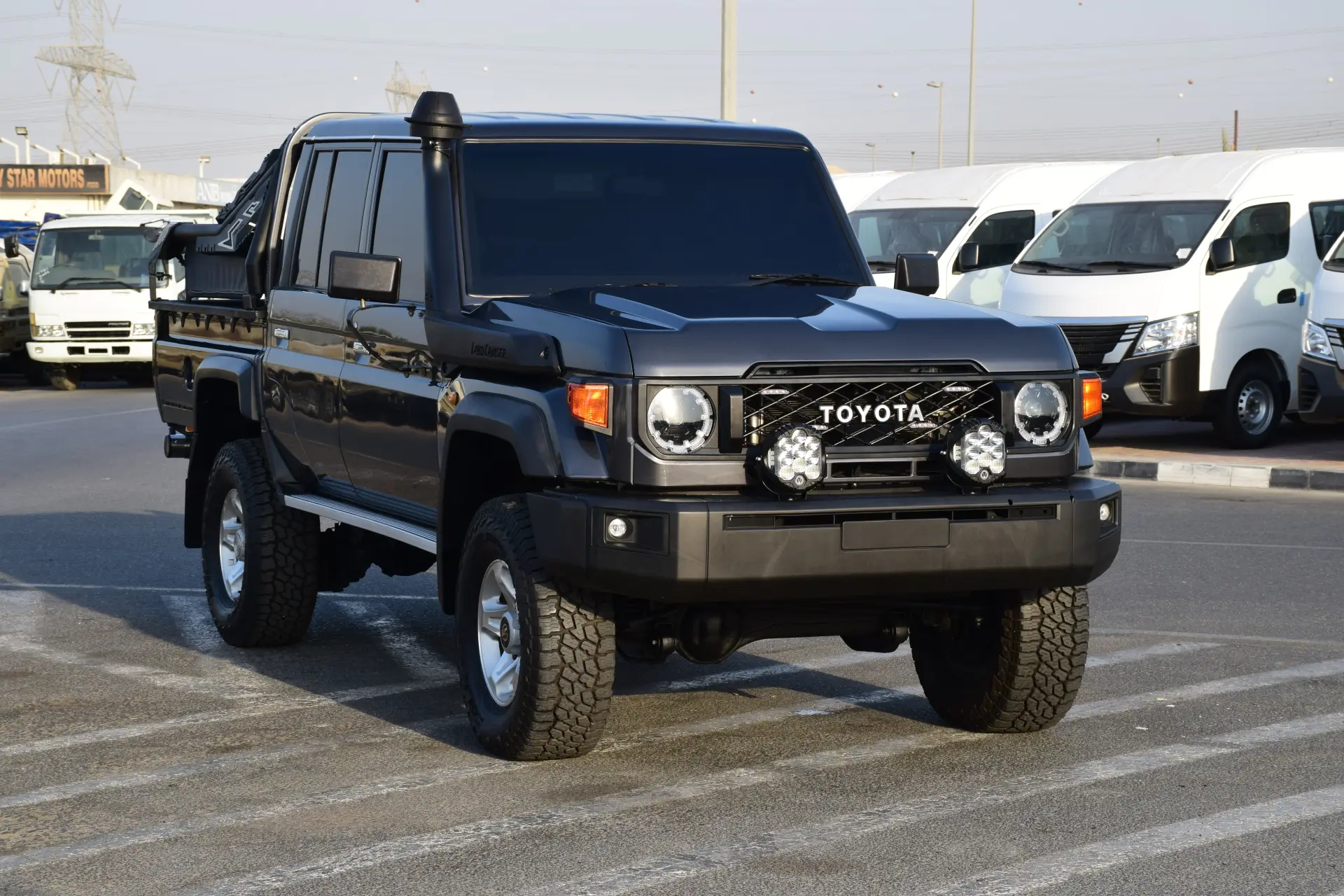 تويوتا لاند كروزر بيك آب 2017 4.5L