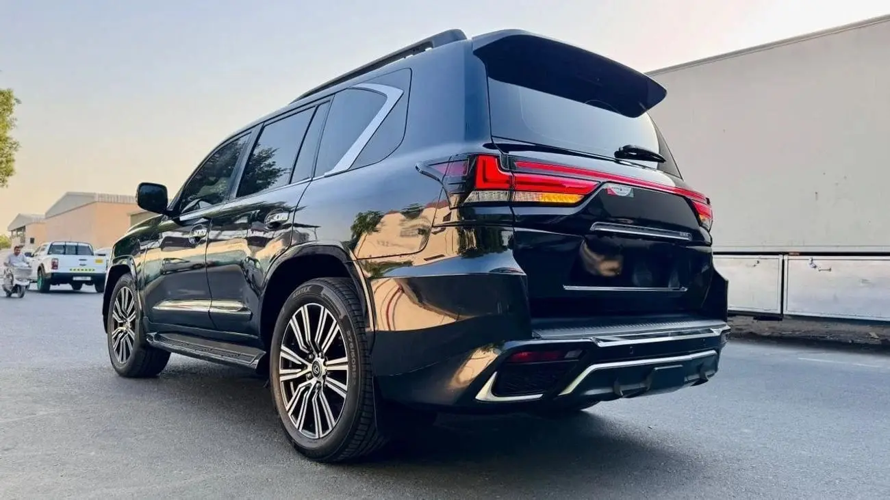 لكزس LX 2025 5.7L