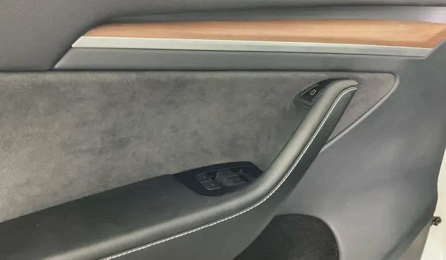 تسلا موديل Y 2024