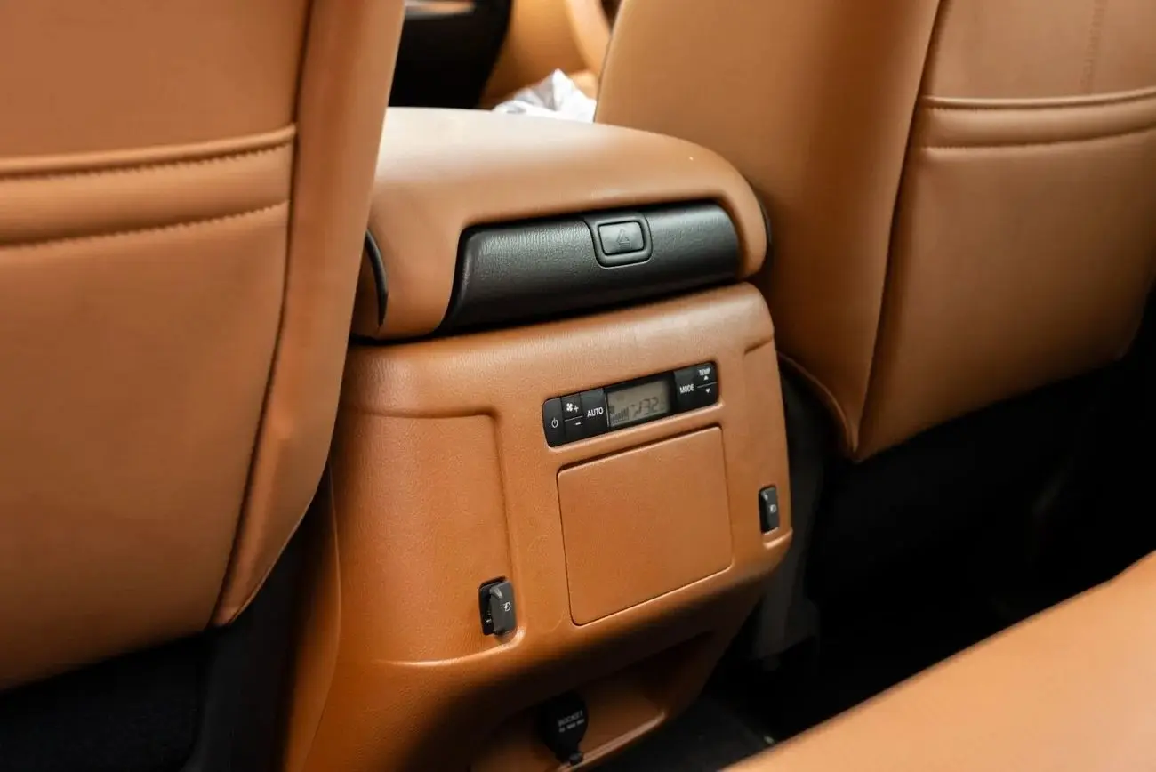 إنفينيتي QX80 2023 5.6L