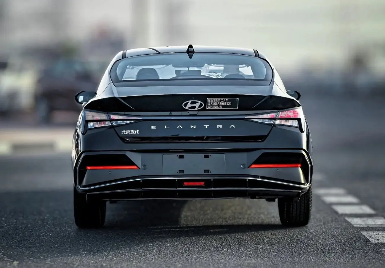 Hyundai Elantra 2025 1.5L