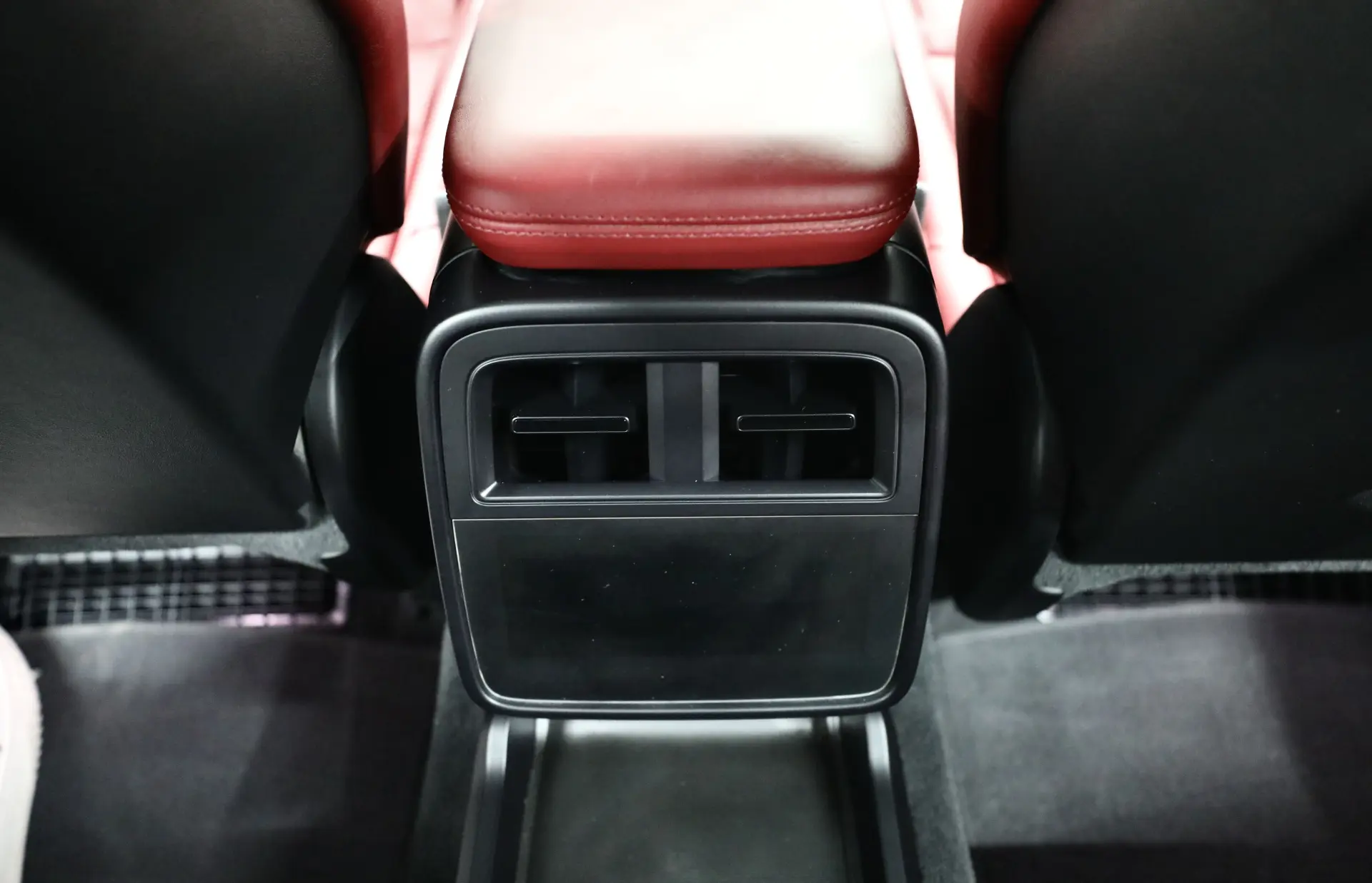 بورش تايكان 2022