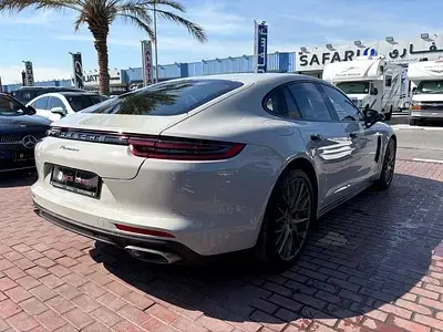 بورش باناميرا 2018 44L