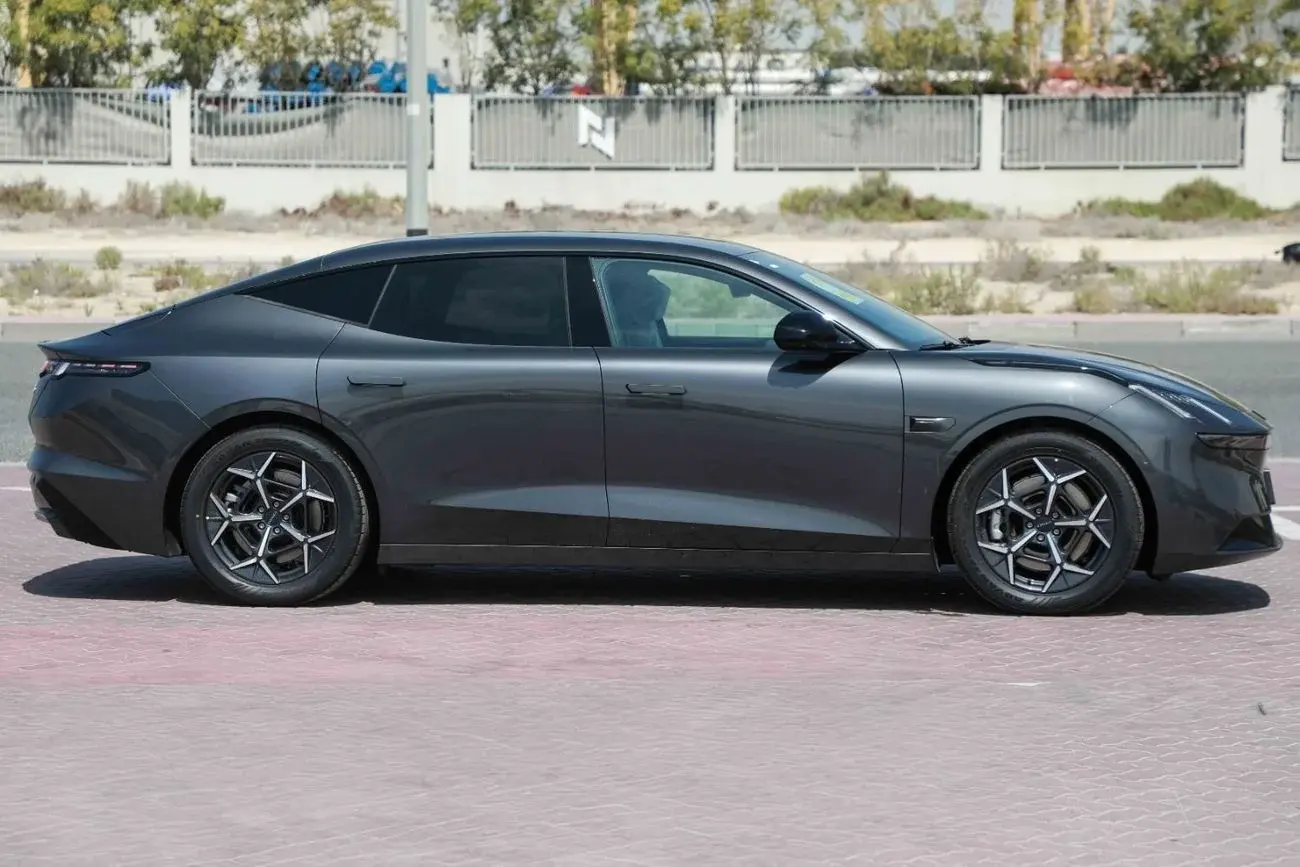 لينك أند كو Z10 2024