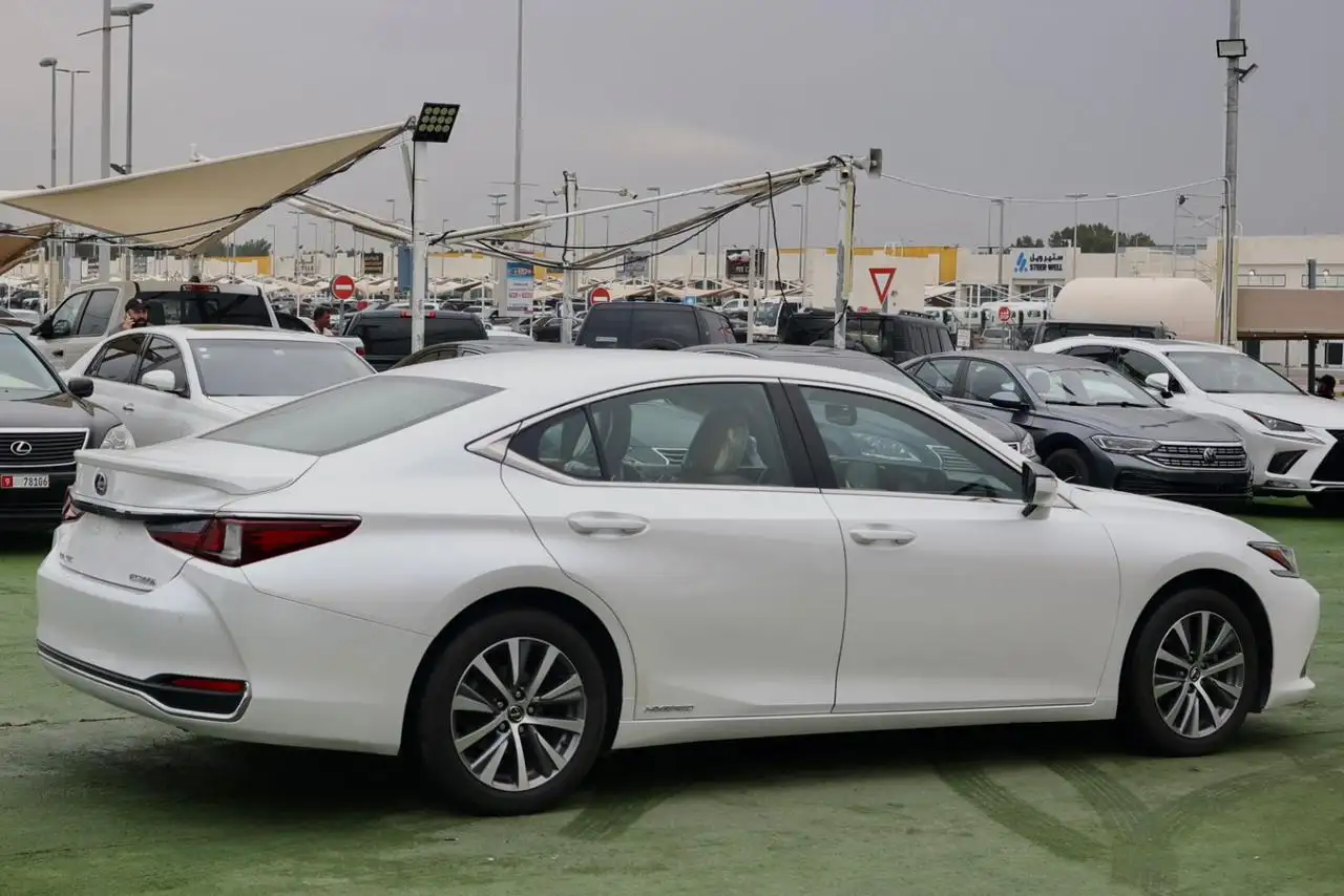 Lexus ES 2021