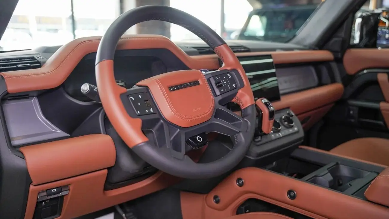 Land Rover Defender 2025 5L