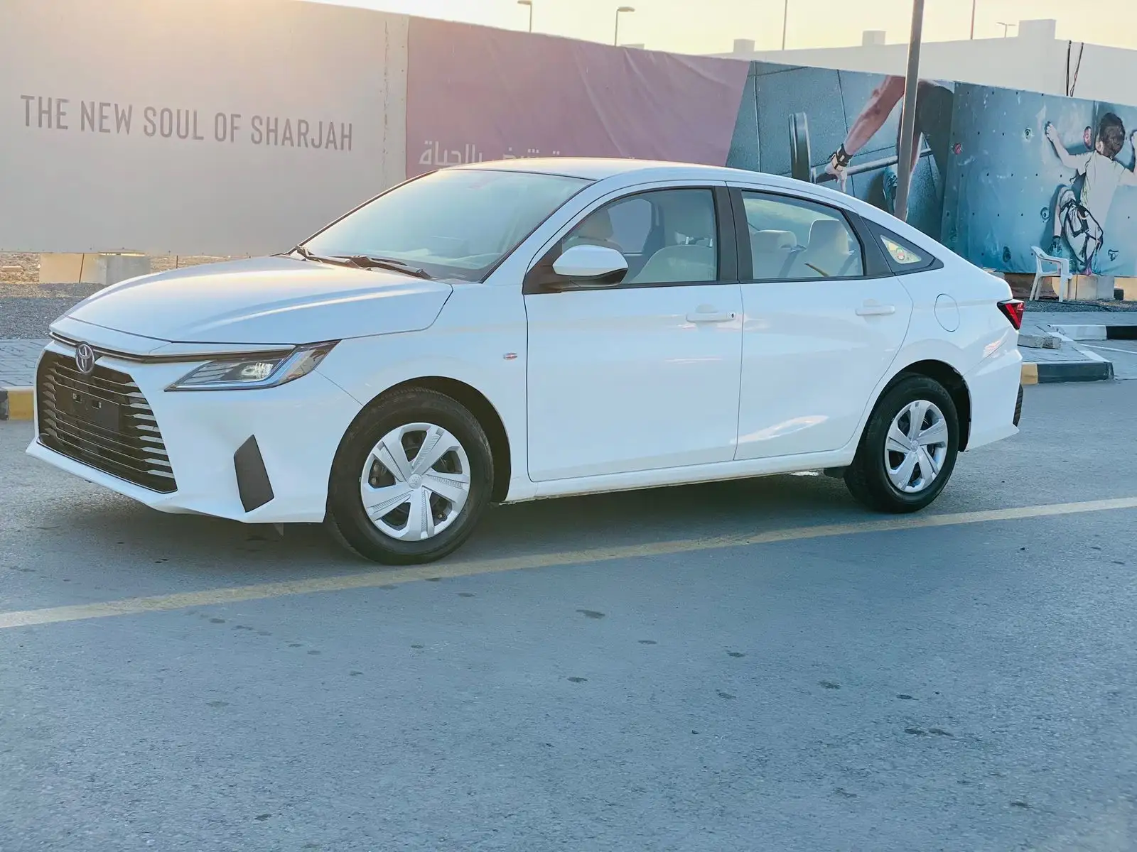 تويوتا يارس سيدان 2023 1.5L