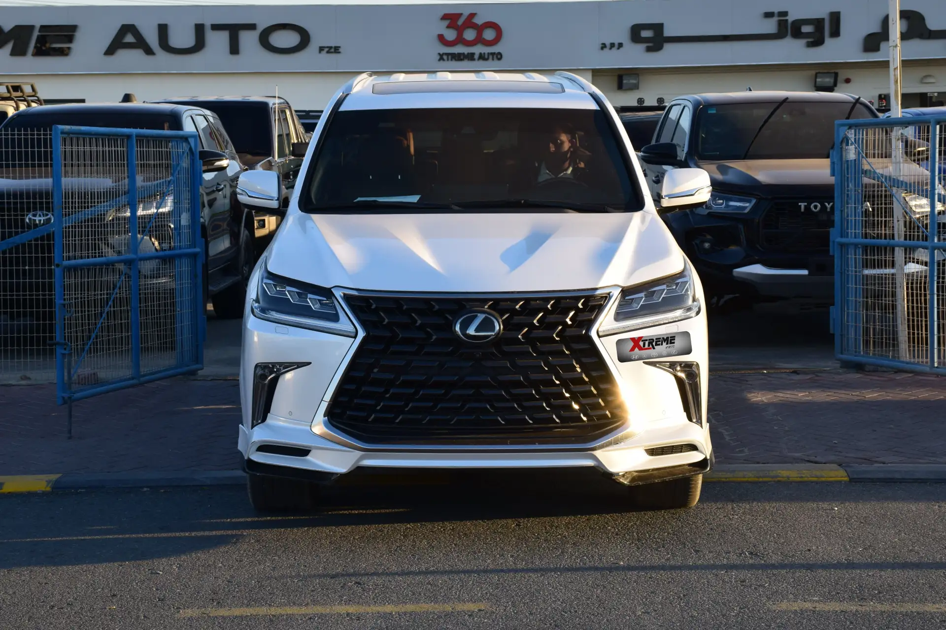 Lexus LX 2021 5.7L