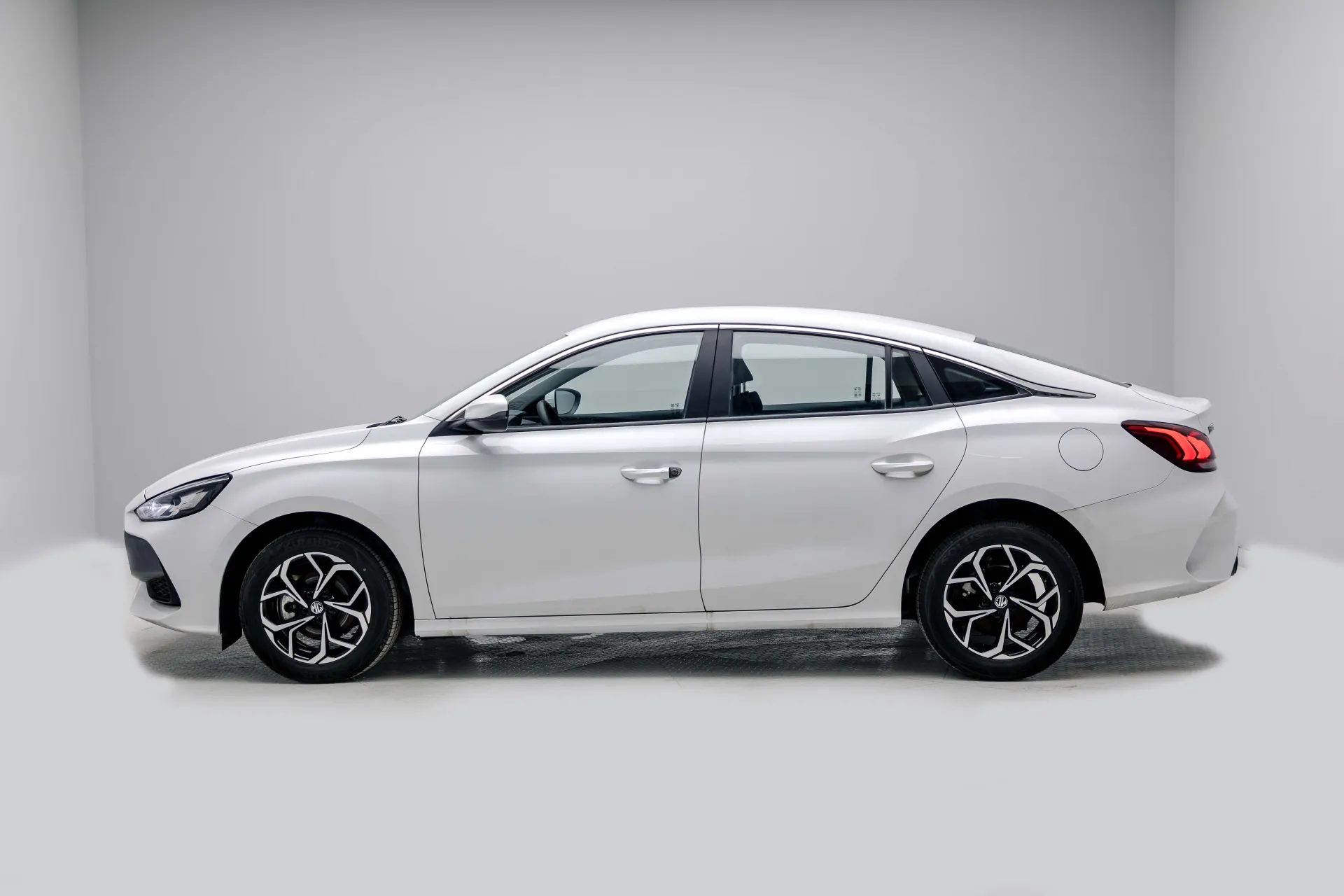 MG 5 2025