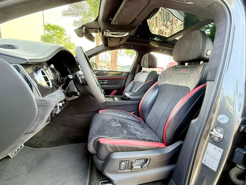 بنتلي بينتايجا 2020 6L