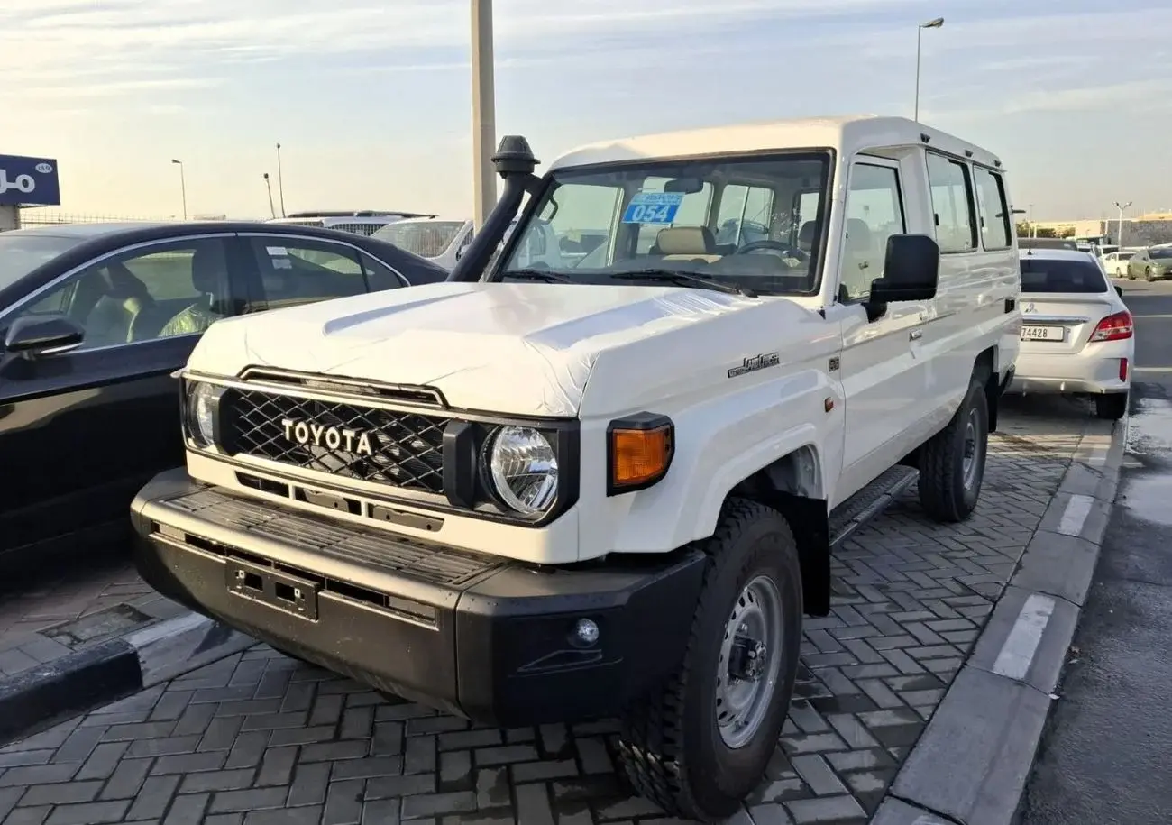 Toyota Land Cruiser 70 2025 4L
