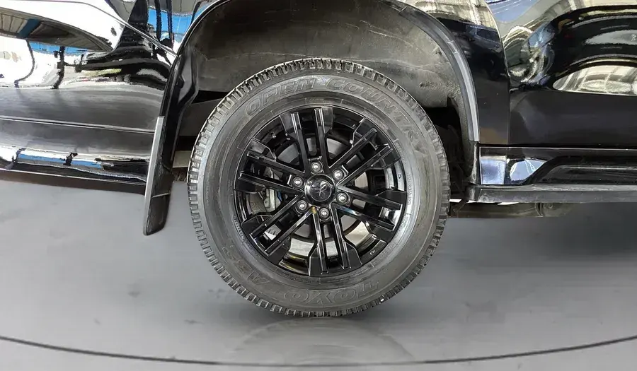 Mitsubishi Montero 2023