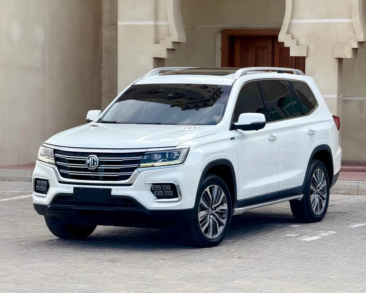 أم جي RX8 2023 2T